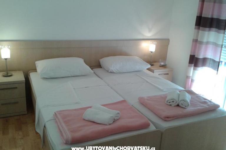 Sara &amp; Nina – photo 12