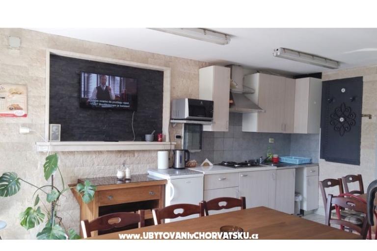 Apartments &amp; rooms  Raspor – photo 10