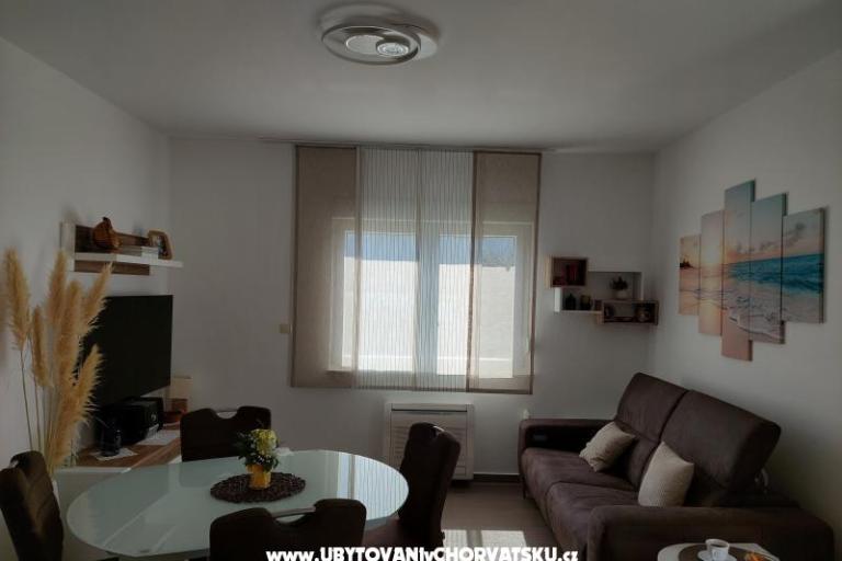 Apartments na moru – photo 3