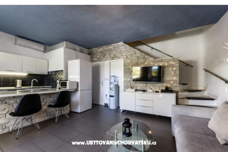 Apartment with pool and jacuzzi – photo 16