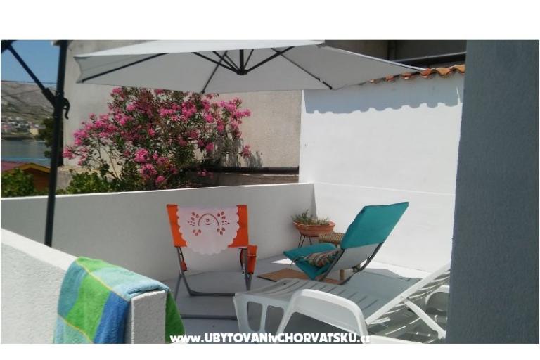 Renovated old house near sea in Pag – photo 7