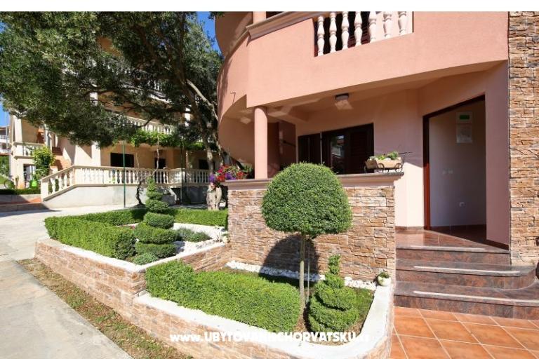 Apartments Dalmatino Pakoštane – photo 10