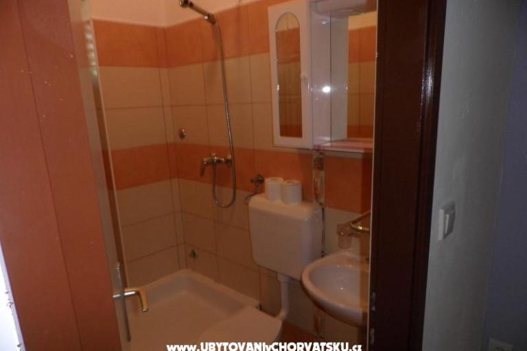 Apartments Lara – photo 11