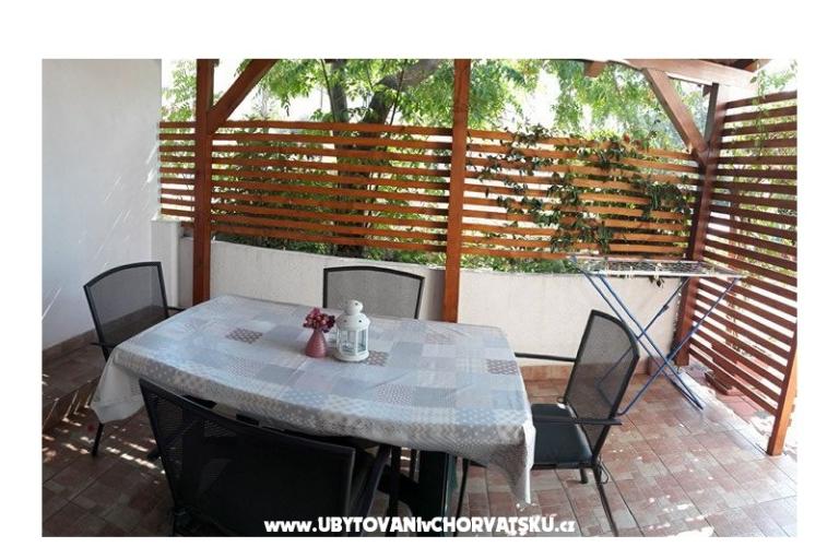 Apartments Tina Pakoštane – photo 11