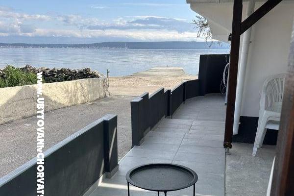 Holiday House first row to the sea – photo 5