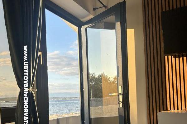 Holiday House first row to the sea – photo 6