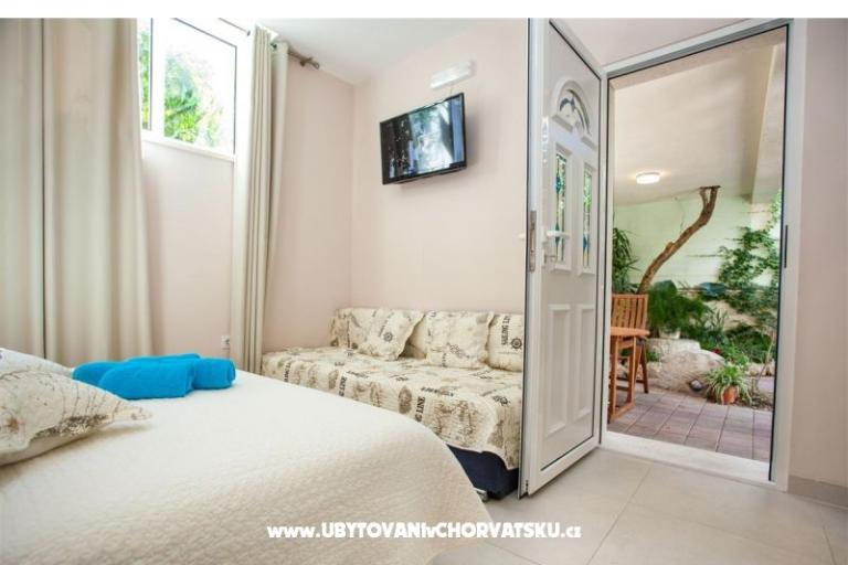 Apartments Lara – photo 15