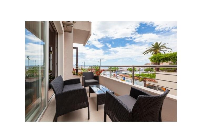 L&amp;L Apartment – photo 11