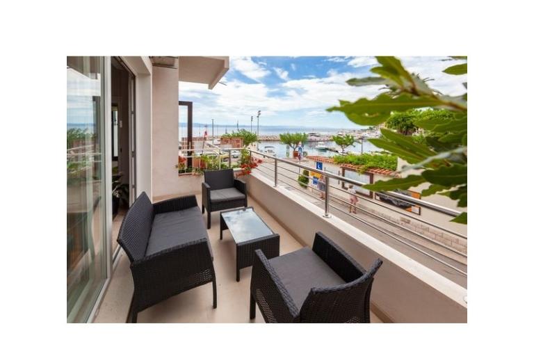 L&amp;L Apartment – photo 12