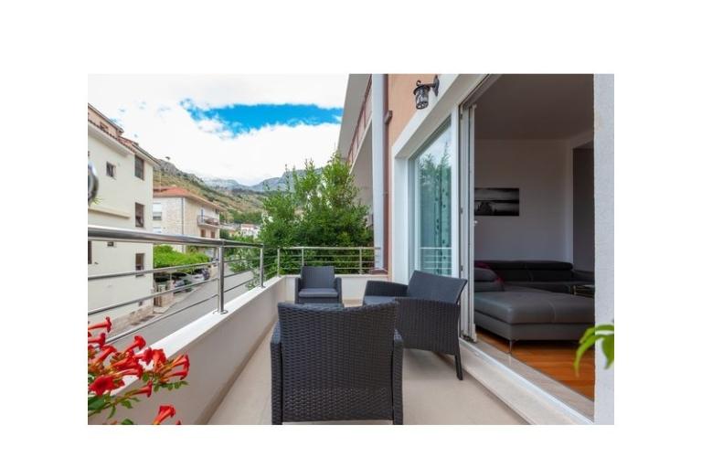 L&amp;L Apartment – photo 13