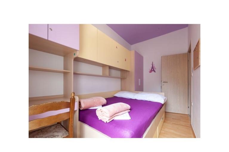 L&amp;L Apartment – photo 14