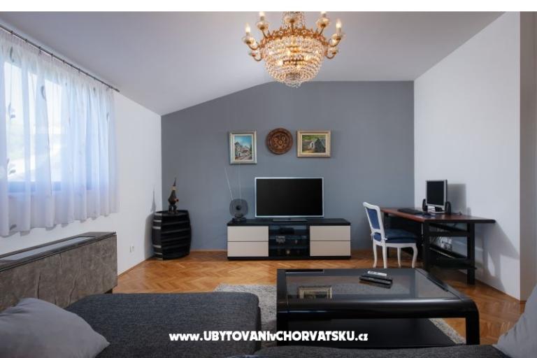 Wide Apartment with Pool  – photo 8