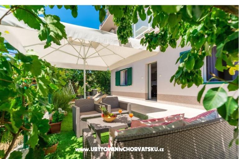 Apartments s bazenom Cvita/Podstrana – photo 14