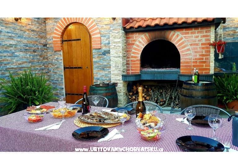 Apartments Dinko – photo 12