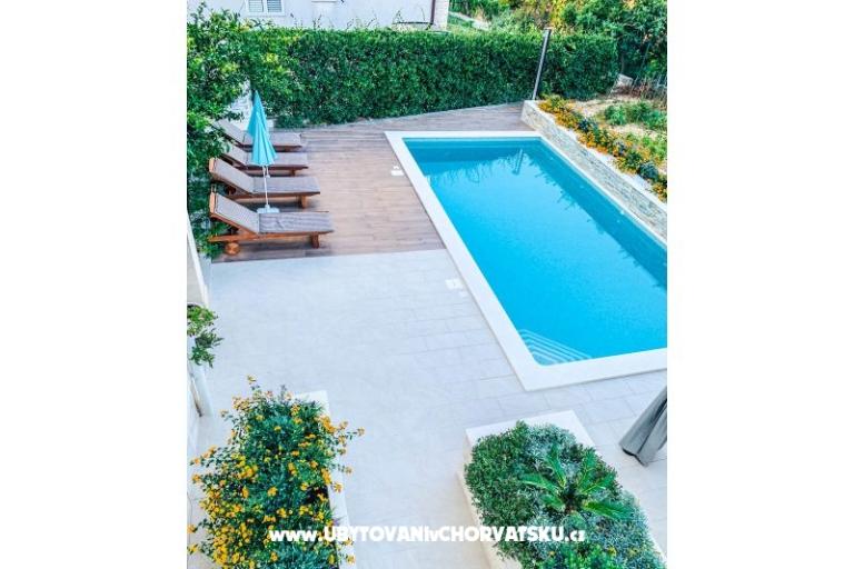 Apartments Lemon Garden with pool – photo 11
