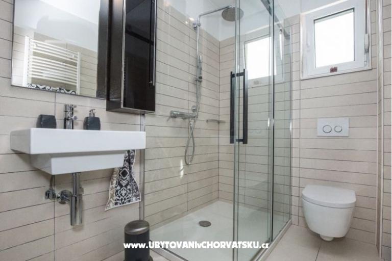 Bubbles Luxury Penthouse with jacuz – photo 11