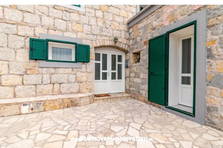 Holiday House Car – photo 5