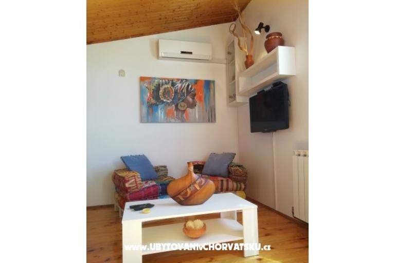 G- attic apartman – photo 11