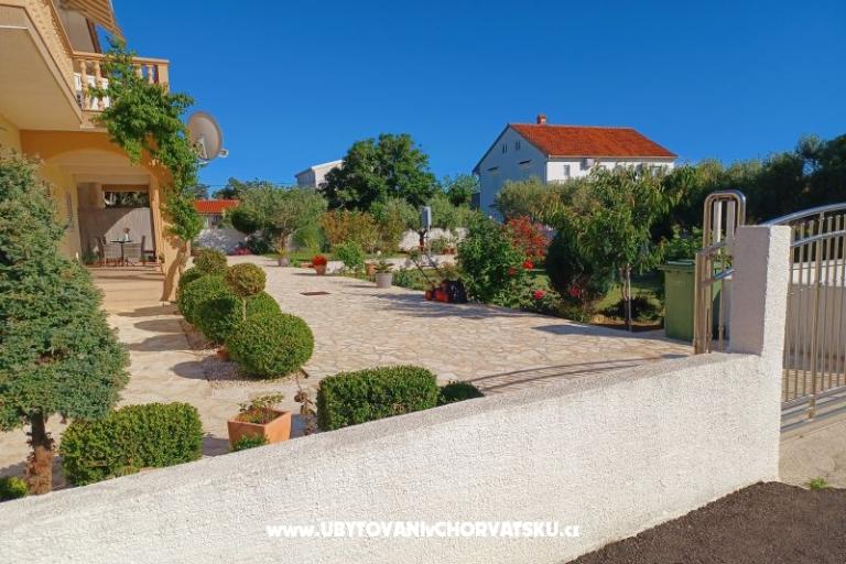 Apartments Lantana – photo 8