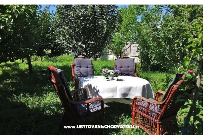 Family friendly Apt with a pool  – photo 8