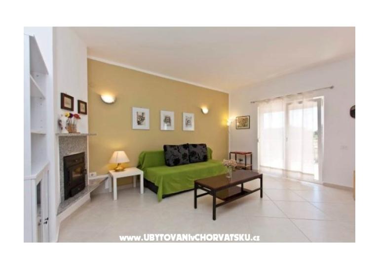 Family house with pool – photo 3