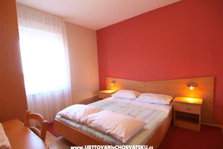 Apartments with pool Jadranka – photo 5