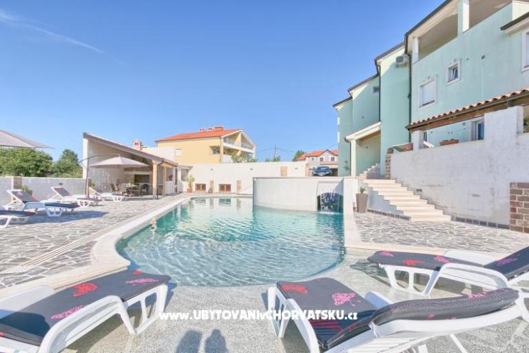 Apartments with pool Štinjan – photo 3