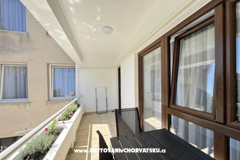 Flowers Apartments Pula – photo 22