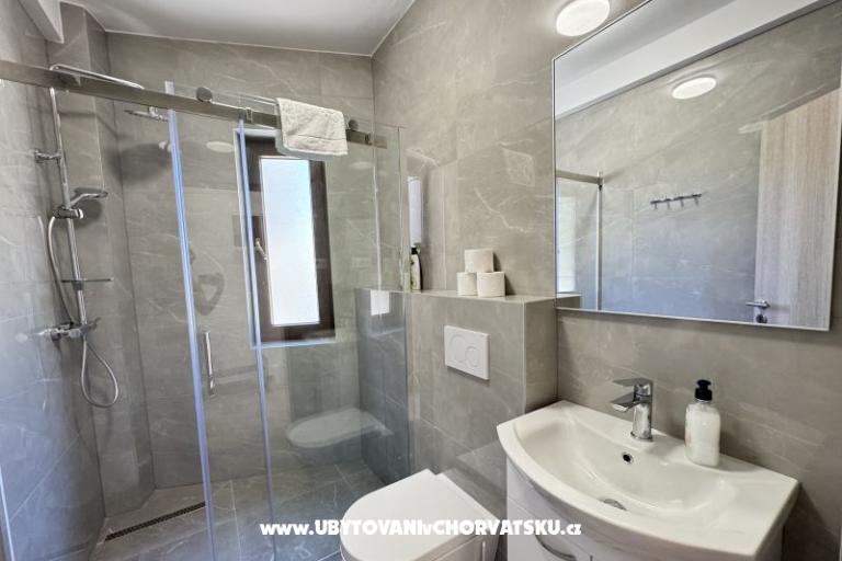 Flowers Apartments Pula – photo 3