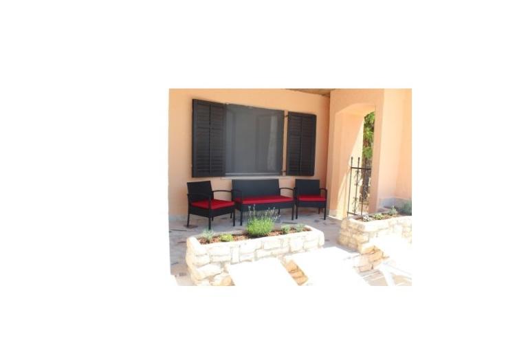 House with swimming pool – photo 10