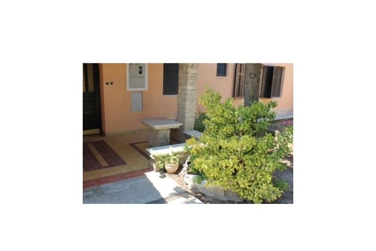 House with swimming pool – photo 18