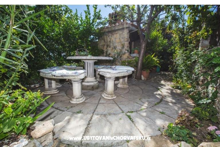 Apartments JUG-Lopar – photo 13