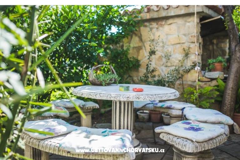 Apartments JUG-Lopar – photo 14