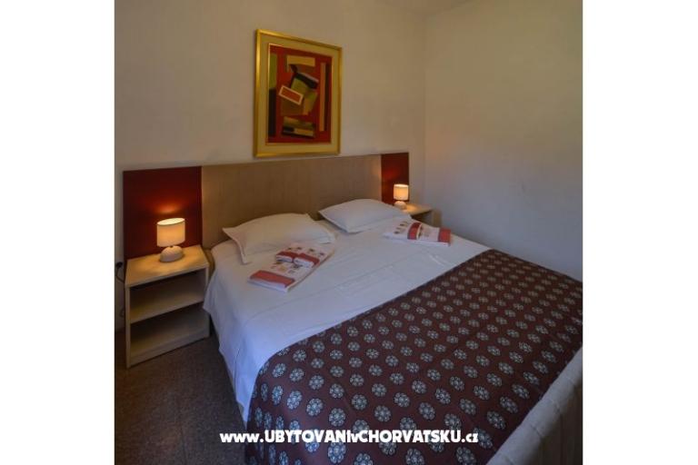 Apartments Anny with pool – photo 43