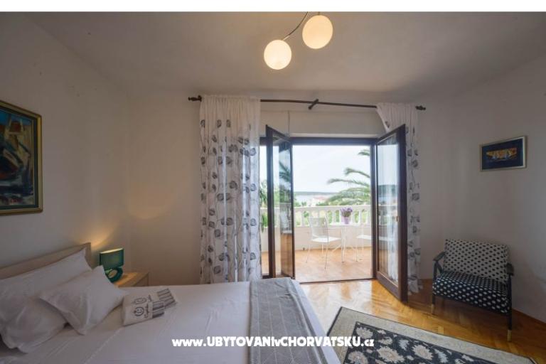 Apartments Anny with pool – photo 8