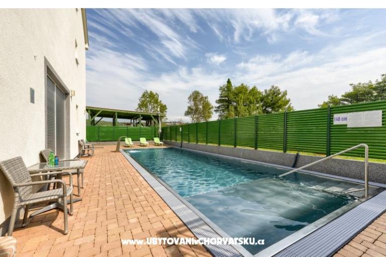 Apartments Batimat – photo 4