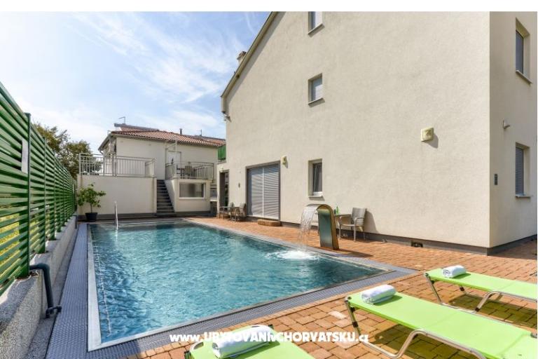 Apartments Batimat – photo 6