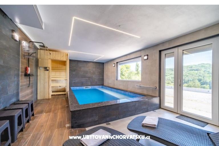 Riverside house pool jacuzi sauna – photo 19