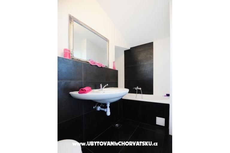Apartments Luka Rogoznica – photo 7