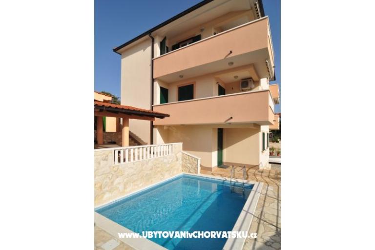 Apartments Panorama s bazenom – photo 8