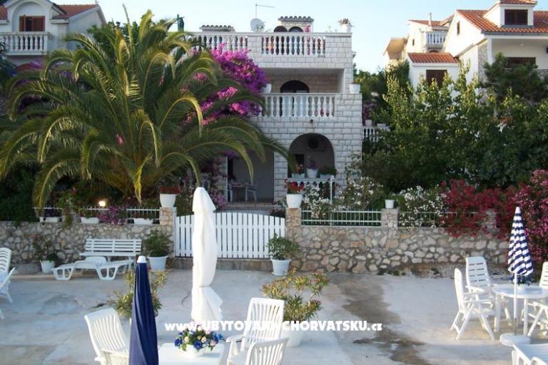 Villa Jozo Apartments – photo 2