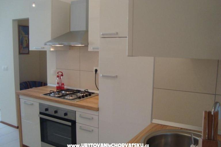 NEW AND MODERN WITH GARAGE PLACE – photo 11