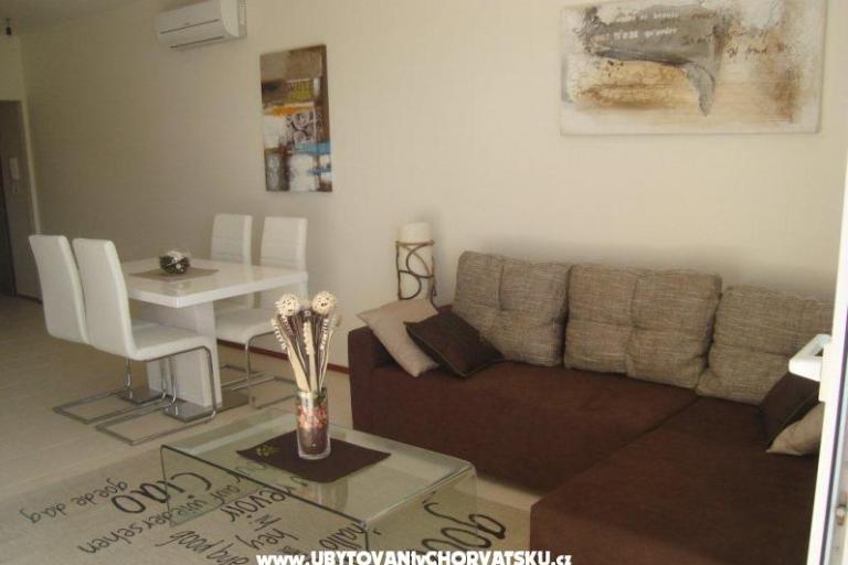 NEW AND MODERN WITH GARAGE PLACE – photo 3