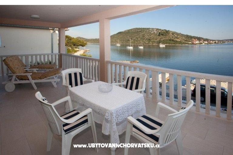 Beach apartments Rogoznica – photo 3