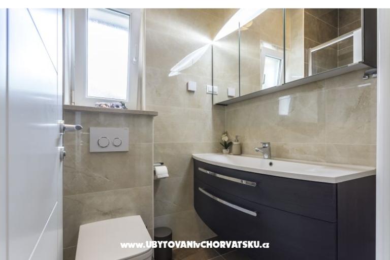 Flores Luxury Suites – photo 6