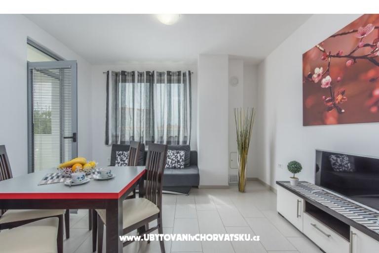 Apartments Kimi with swimming pool  – photo 17