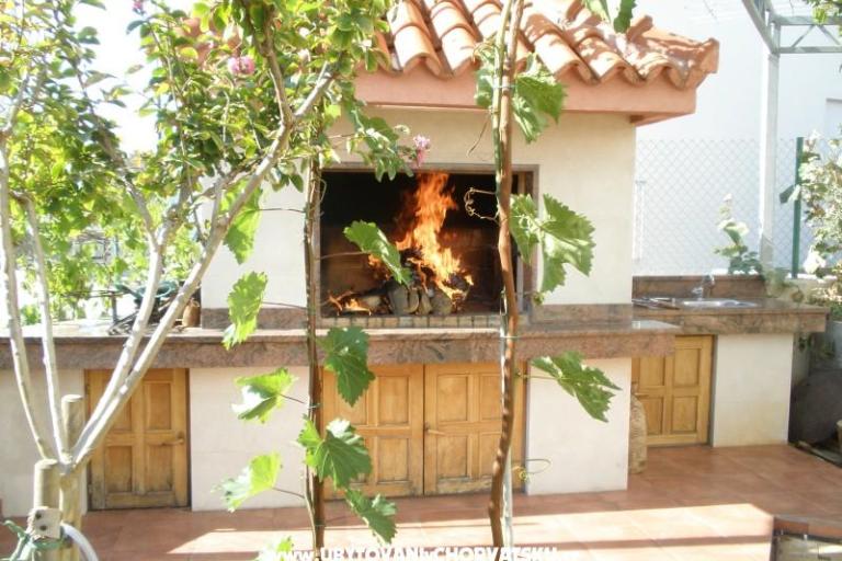 Apartments Anamarija – photo 9