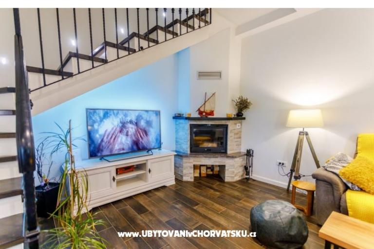 Holliday Home D&amp;A – photo 15