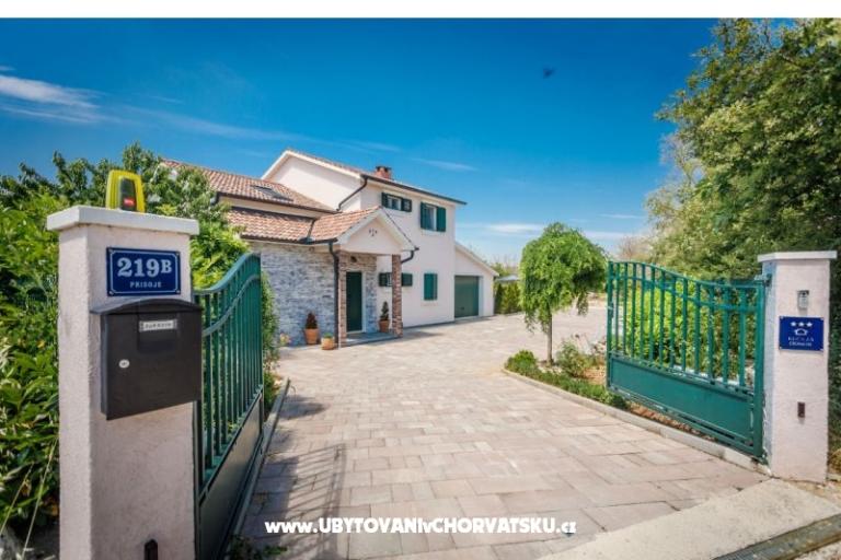 Holliday Home D&amp;A – photo 4