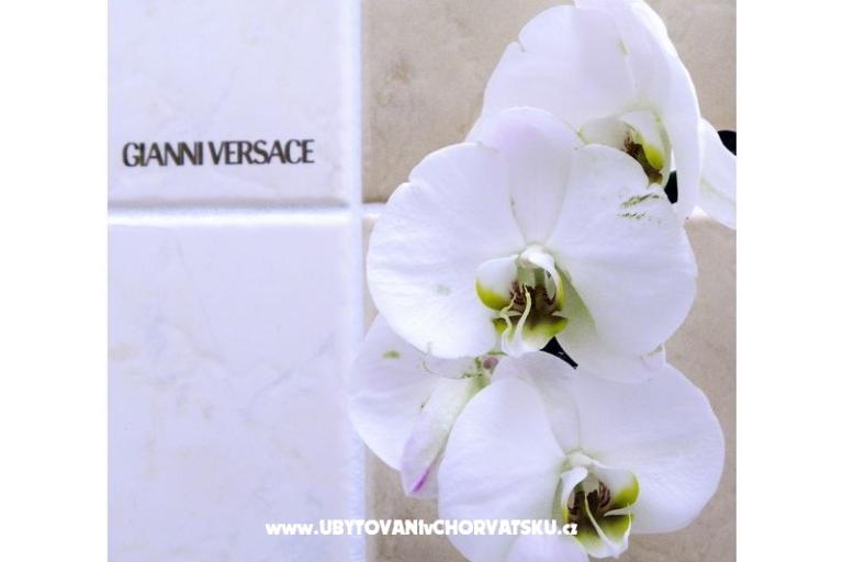 AdiOro Luxury Beachfront Apartment – photo 10